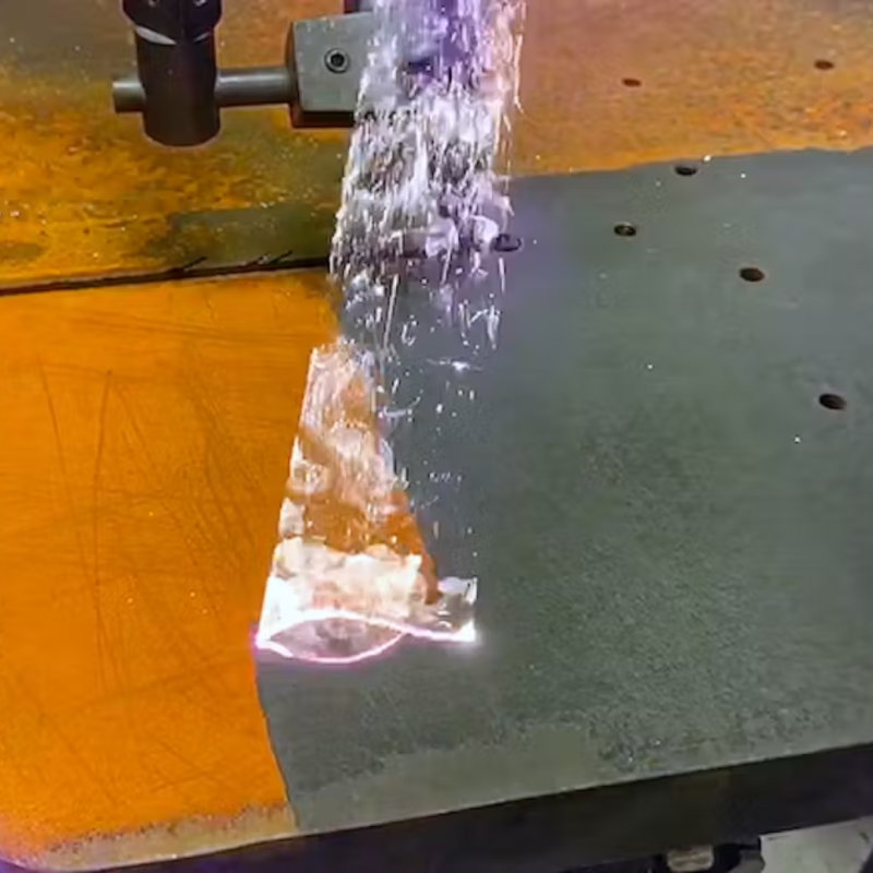 Làm sạch rỉ kim loại bằng máy tẩy laser: Giải pháp hiệu quả cho các bề mặt kim loại khó làm sạch Làm sạch rỉ kim loại bằng máy tẩy laser hiệu quả và tiết kiệm